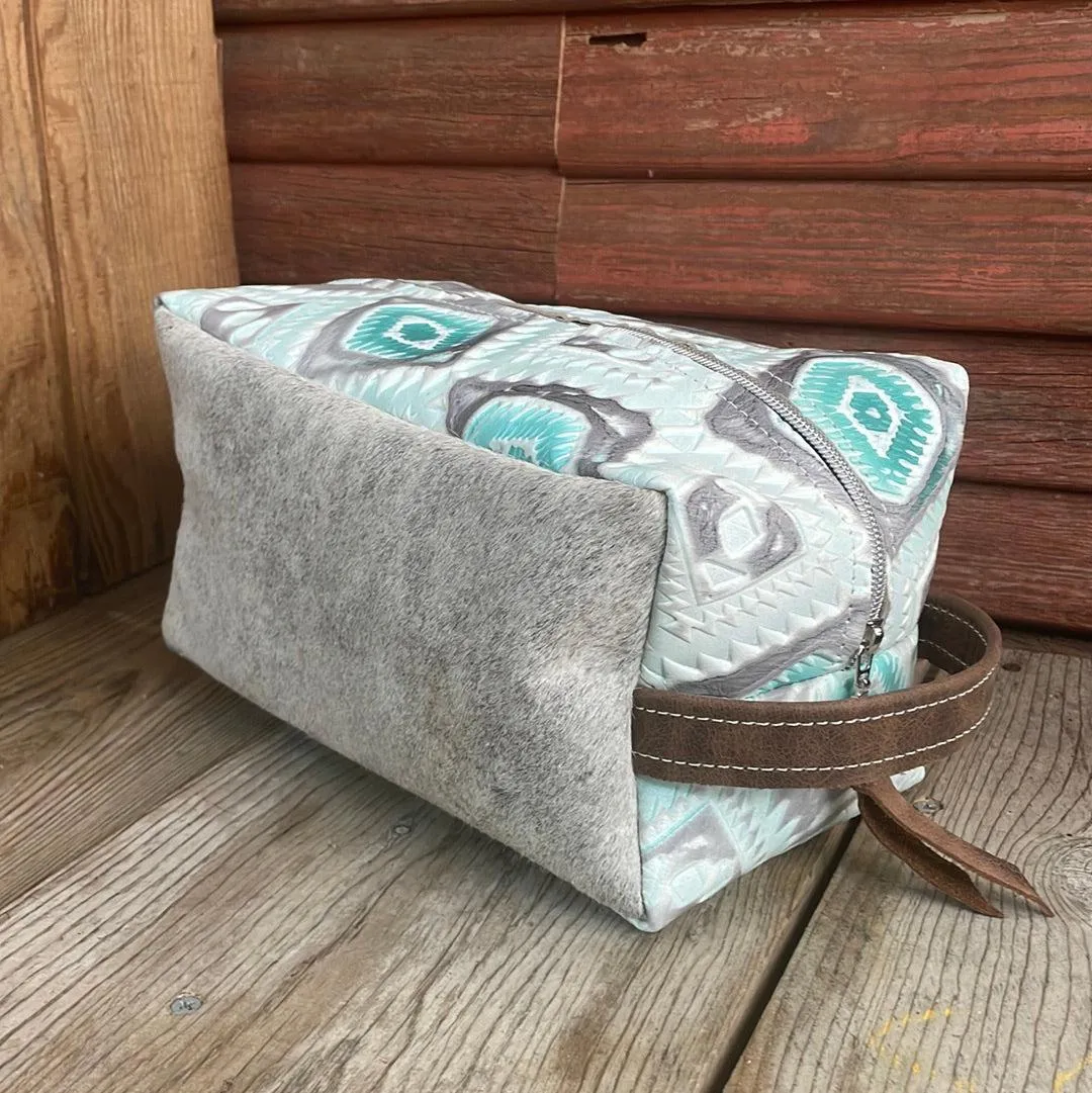 007 Dutton - Grey Brindle w/ Turquoise Sand Aztec