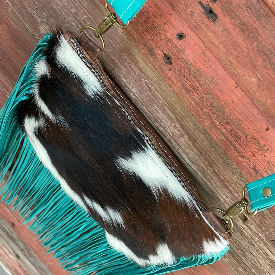 059 Patsy - Tricolor w/ No Embossed