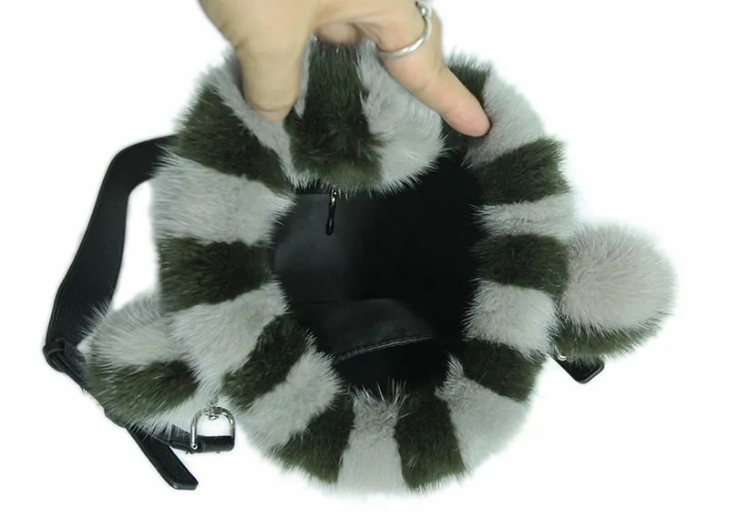 2022 New Fur Bag Women's Real Mink Fur Handbags Lady Fashion Shoulder Bags Striped 7982