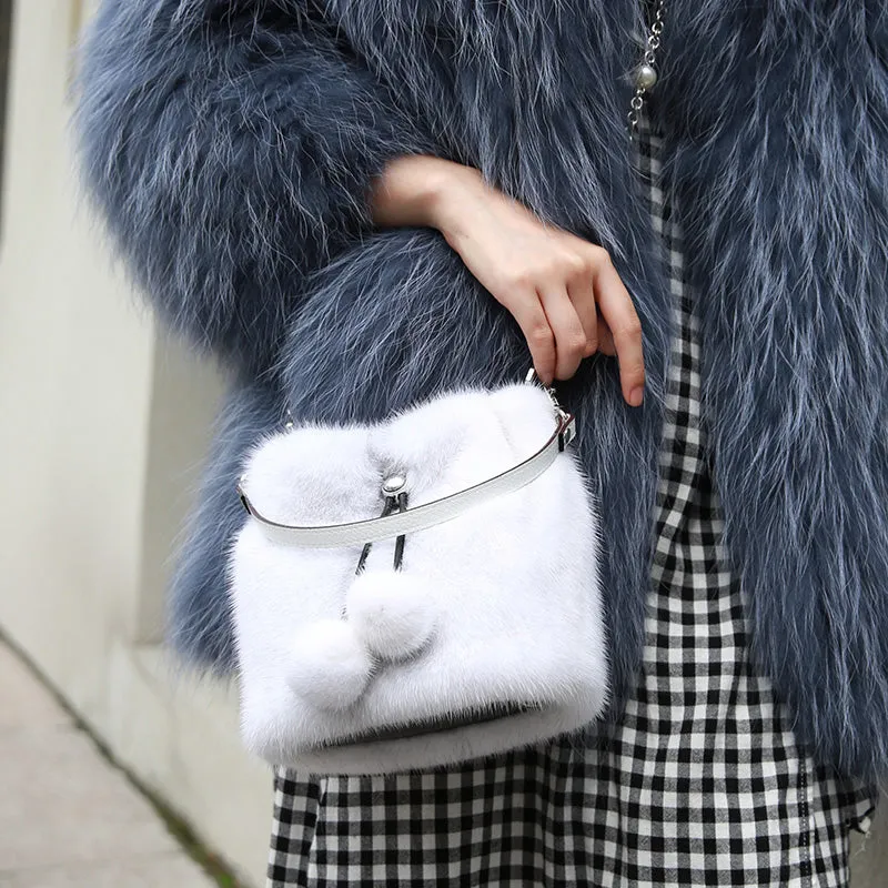 2022 New Women Fashion Real Mink Fur Crossbody Bags Fur Ball Chain Bags Fur Shoulder Bag Casual Tote Female Handbags 8820