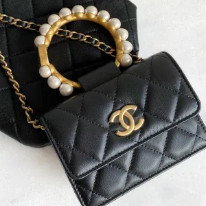 21A Pearl CC Handle Coin Purse with Chain