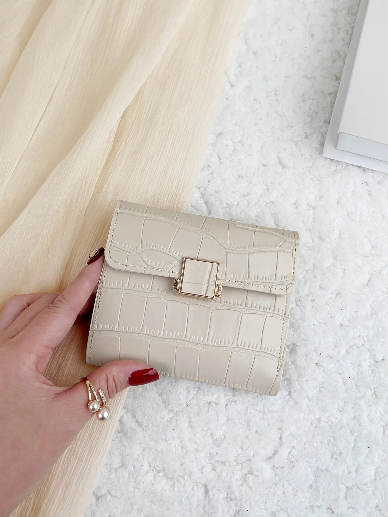 Crocodile Embossed Flap Small Wallet - 𝘚𝘚²³ - Beige- FD ⚡