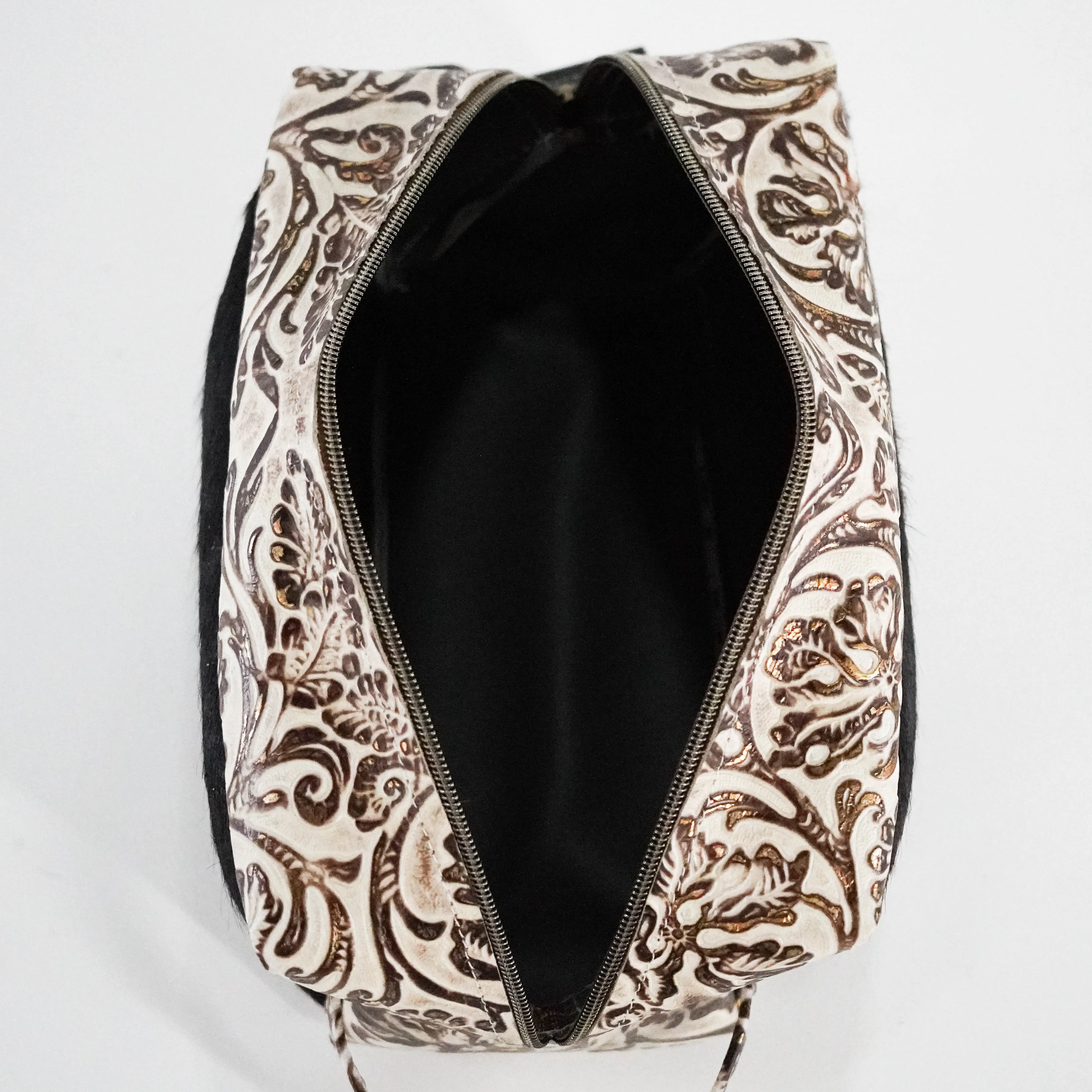 Dutton - Black w/ Ivory Tool