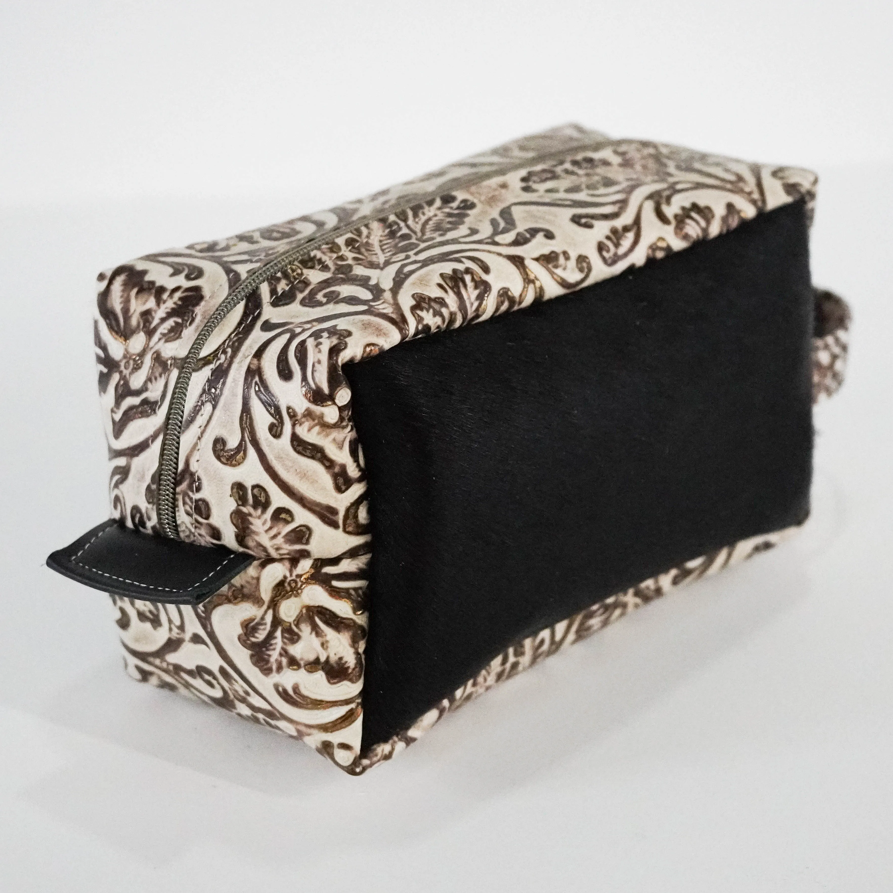 Dutton - Black w/ Ivory Tool