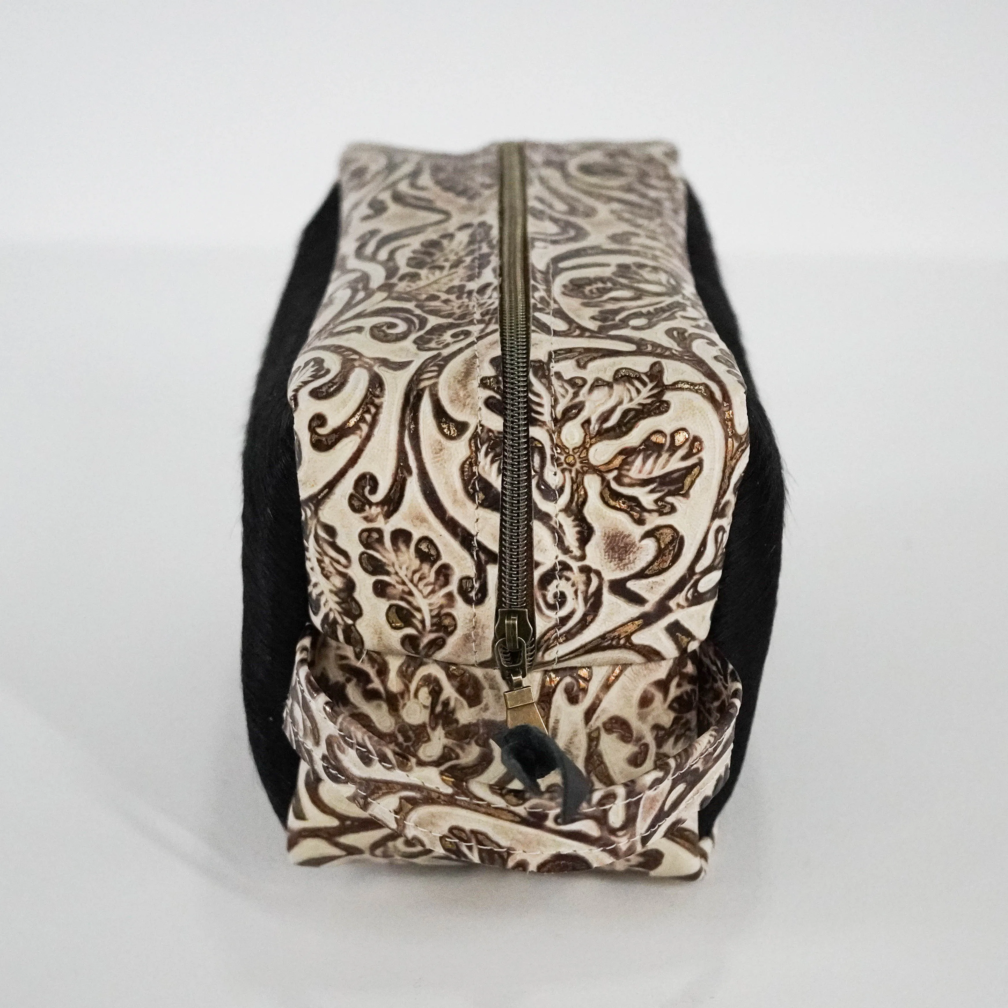 Dutton - Black w/ Ivory Tool