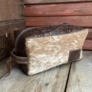 Dutton - Longhorn w/ Cowboy Tool