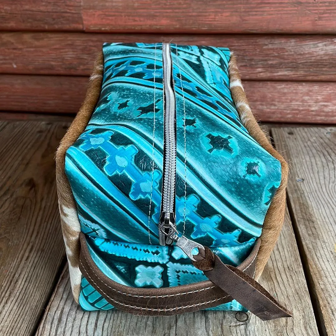 Dutton - Longhorn w/ Turquoise Matrix Navajo