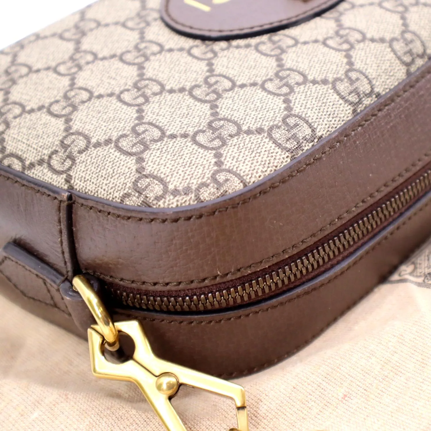 GUCCI Neo Vintage GG Supreme Canvas Messenger Bag Beige 476466