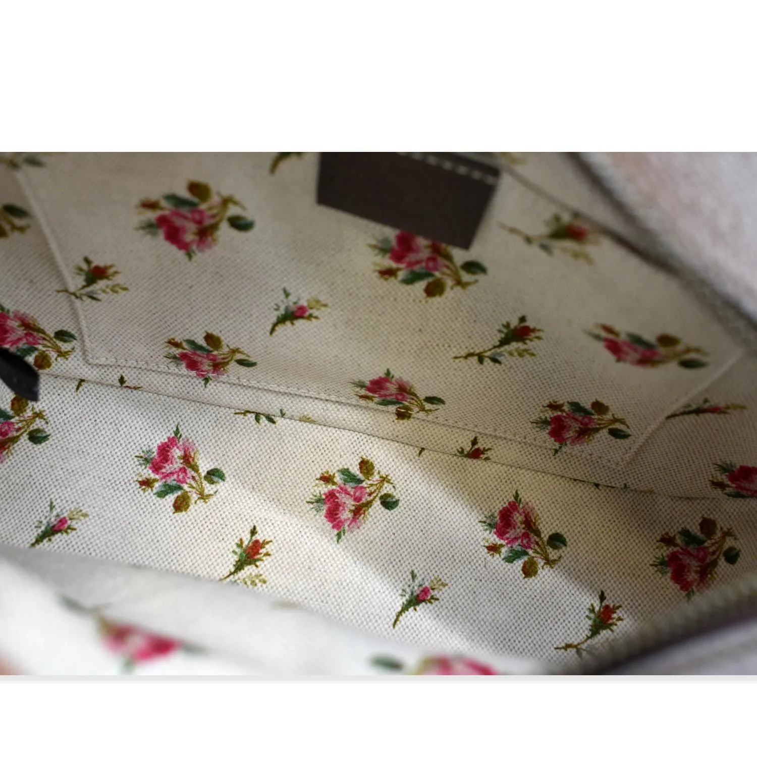 GUCCI Neo Vintage GG Supreme Canvas Messenger Bag Beige 476466