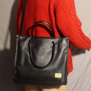 Large-Capacity Messenger Bag