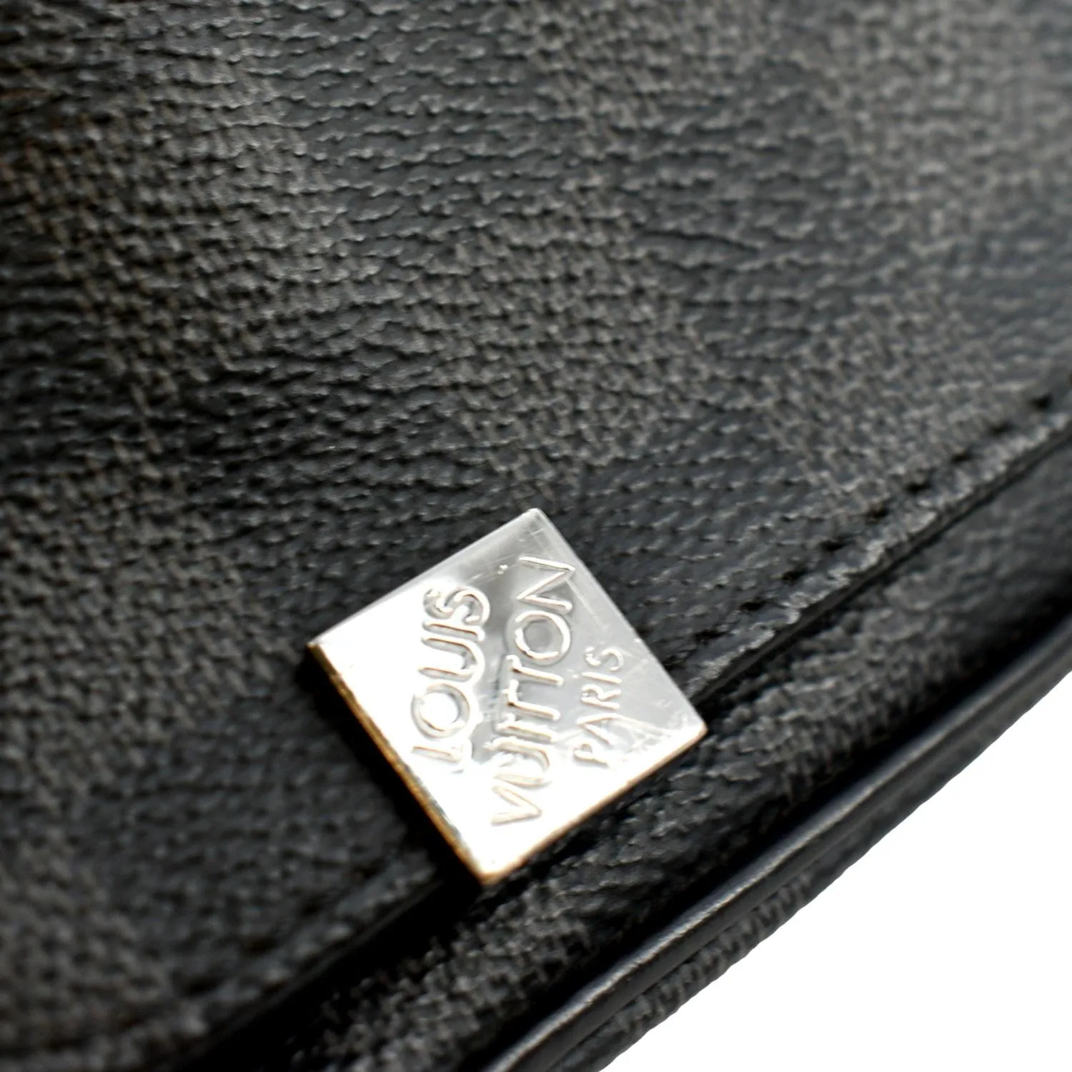 LOUIS VUITTON District PM Damier Graphite Messenger Bag Black