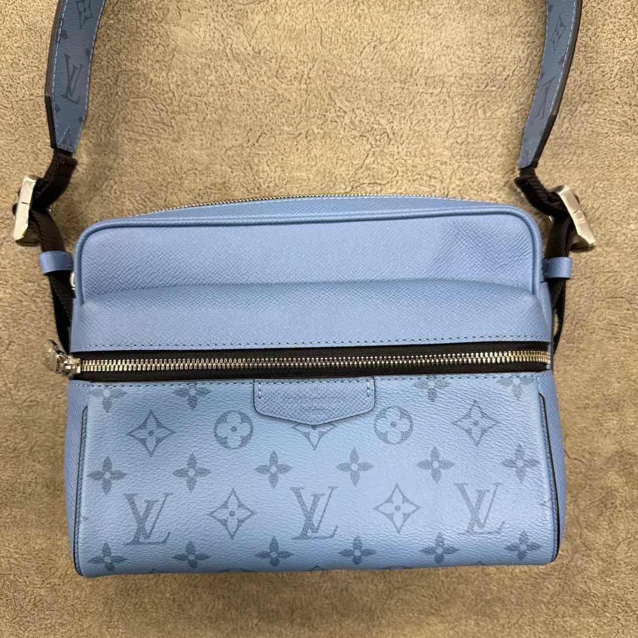 Louis Vuitton Messenger Bag "OUTDOOR" 2021 New Blue