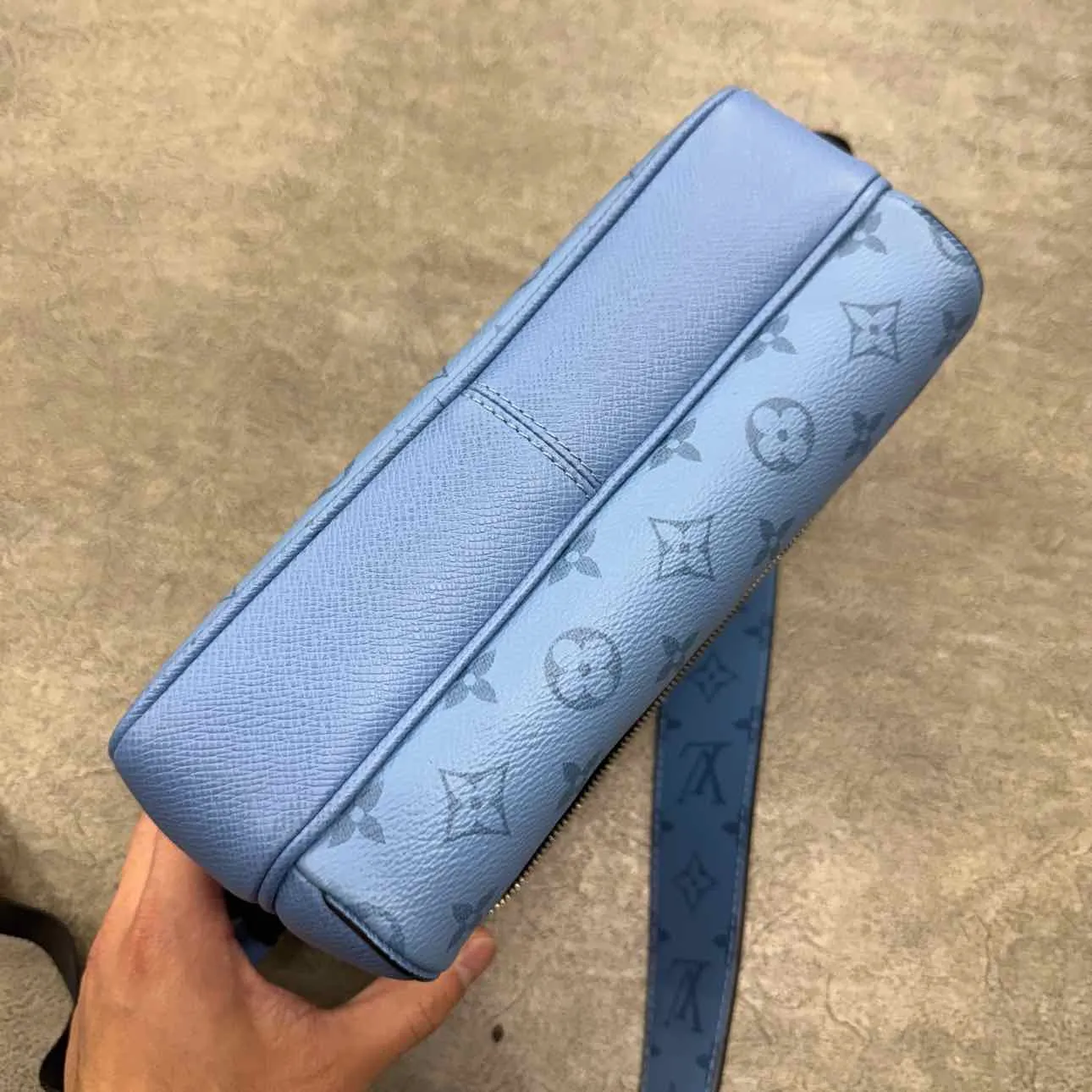 Louis Vuitton Messenger Bag "OUTDOOR" 2021 New Blue