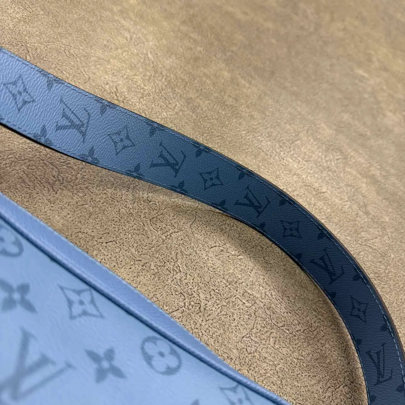 Louis Vuitton Messenger Bag "OUTDOOR" 2021 New Blue