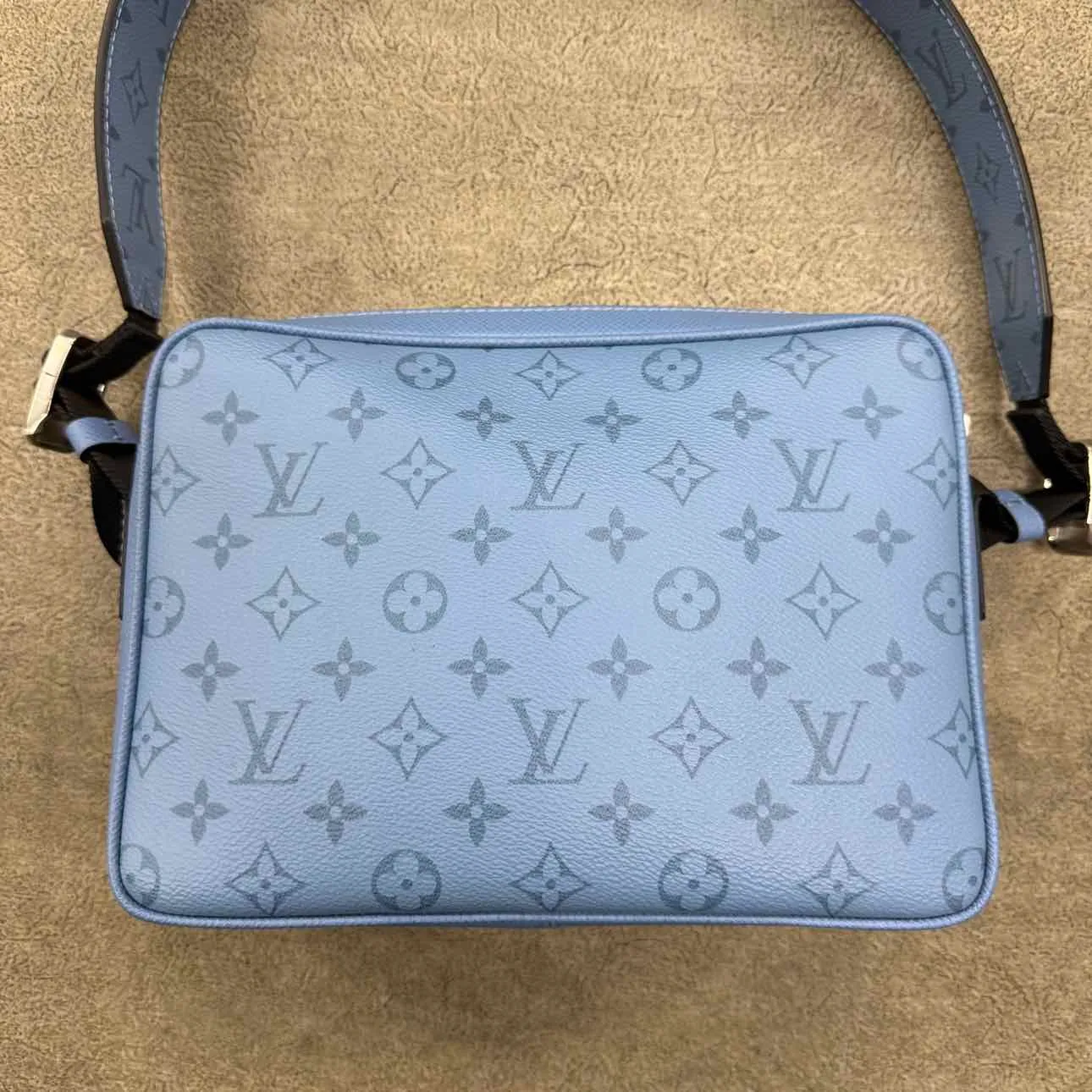 Louis Vuitton Messenger Bag "OUTDOOR" 2021 New Blue
