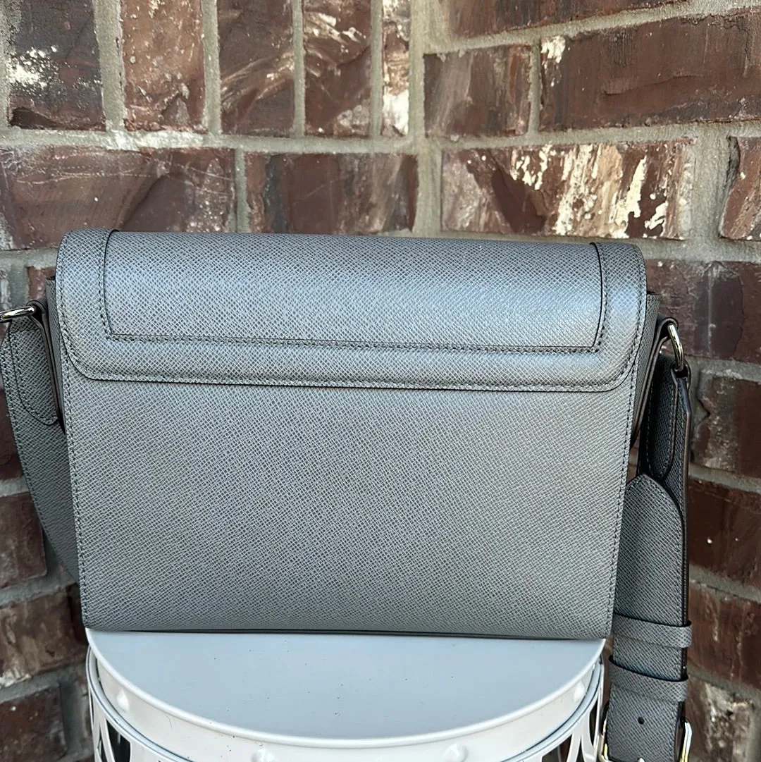 Louis Vuitton New Flap Messenger Taiga Leather
