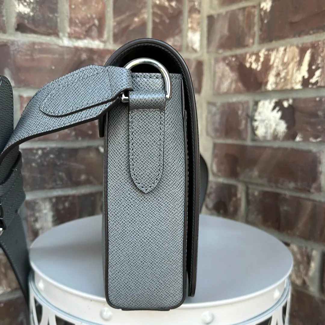 Louis Vuitton New Flap Messenger Taiga Leather