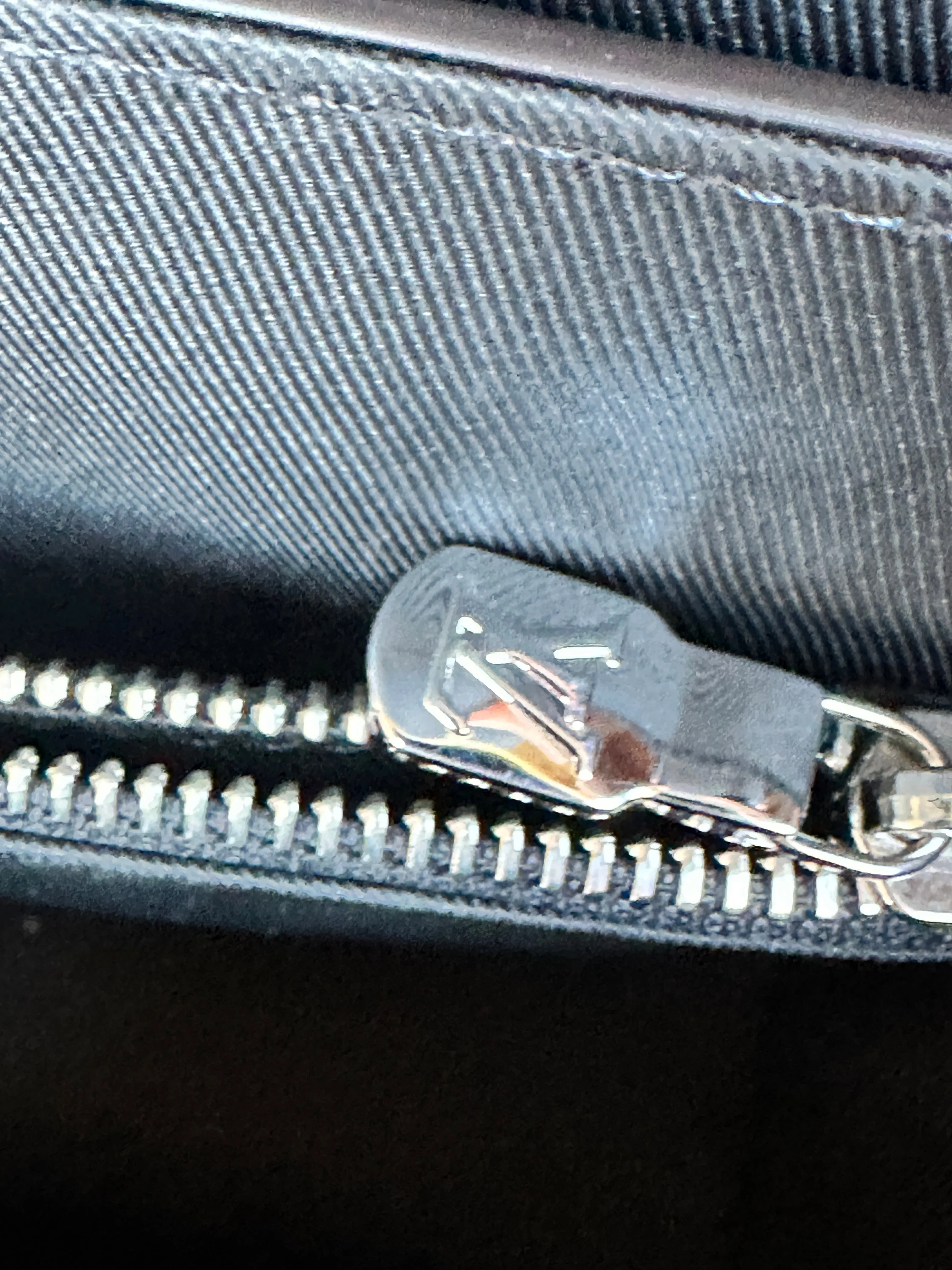 Louis Vuitton New Flap Messenger Taiga Leather