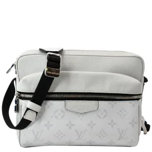 LOUIS VUITTON Outdoor Messenger Monogram Taiga Leather Shoulder Bag Antartica