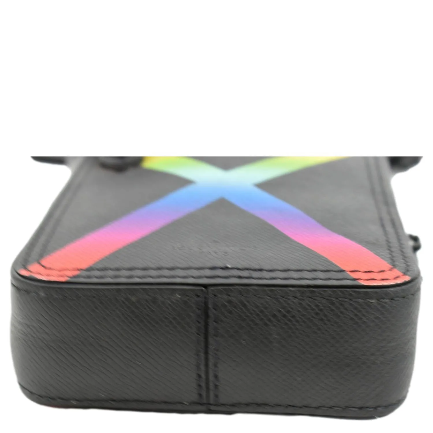 LOUIS VUITTON Sac Danube Taiga Messenger Crossbody Bag Black