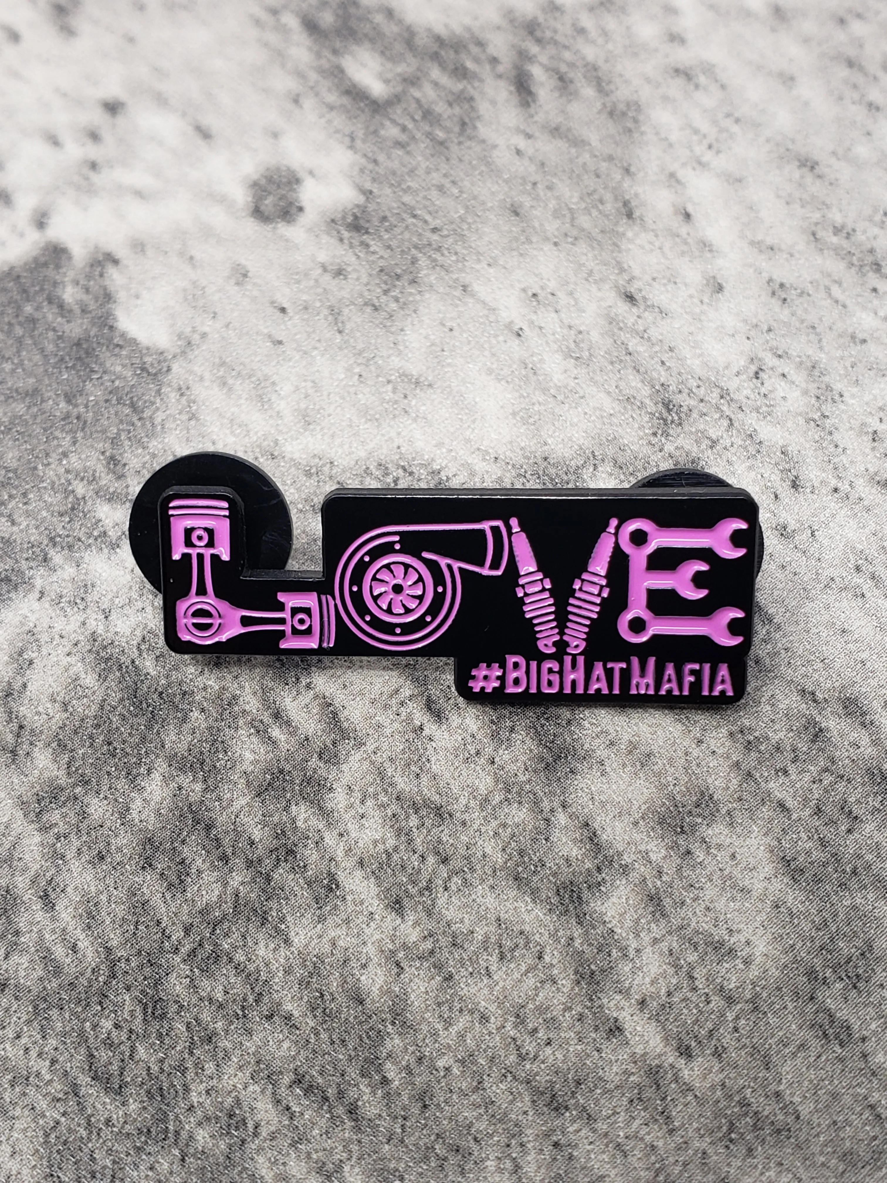 LOVE Pin