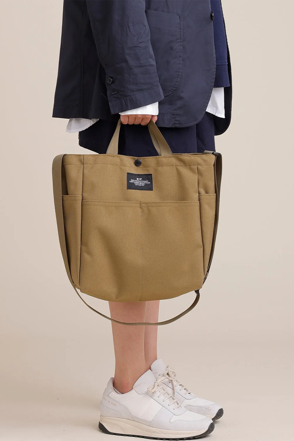 Multi-pocket Bag Medium, Khaki