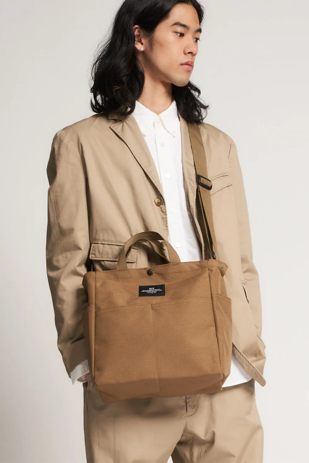 Multi-pocket Bag Medium, Khaki