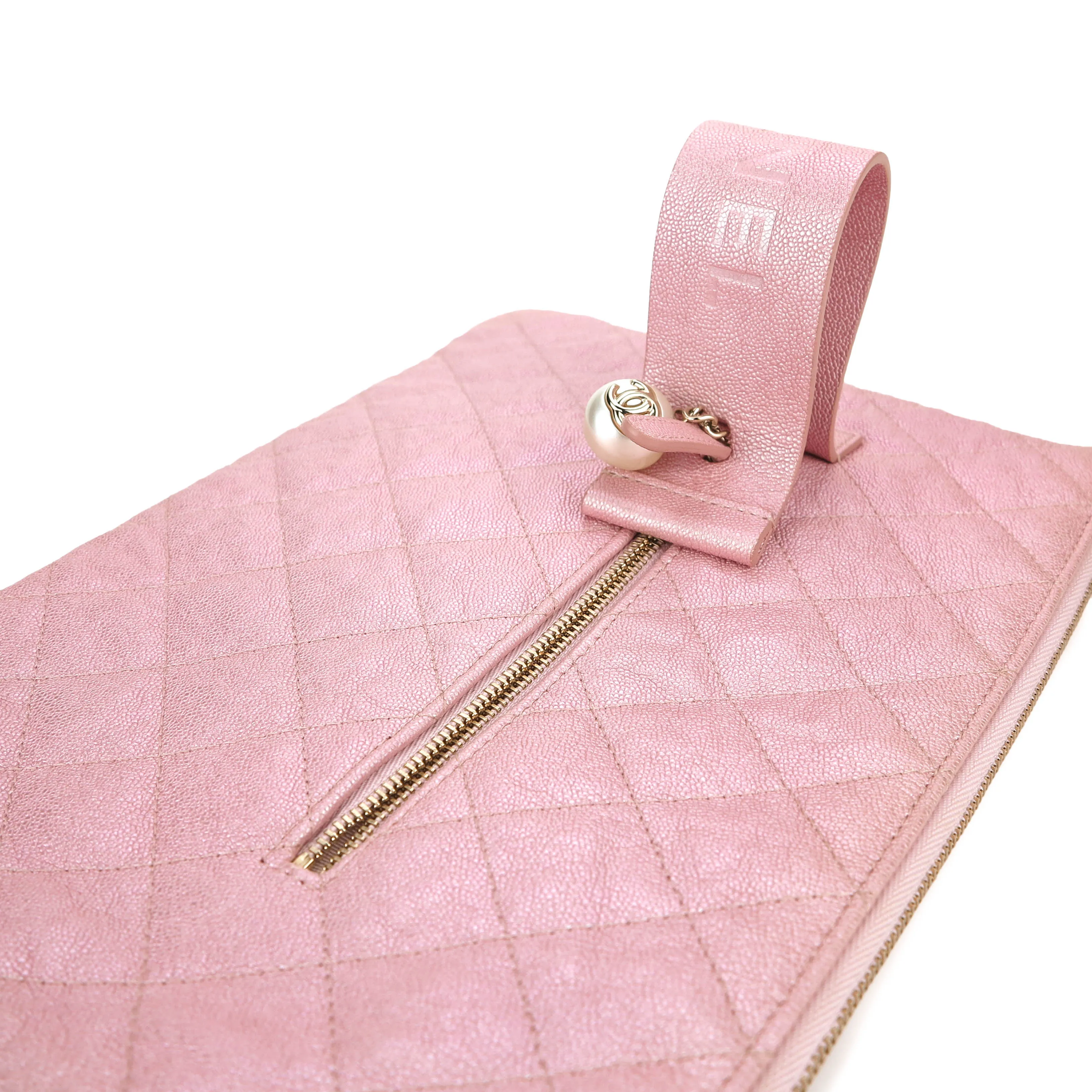 Night by the C Pouch Clutch Large Ocase in 19S Iridescent Pink Caviar