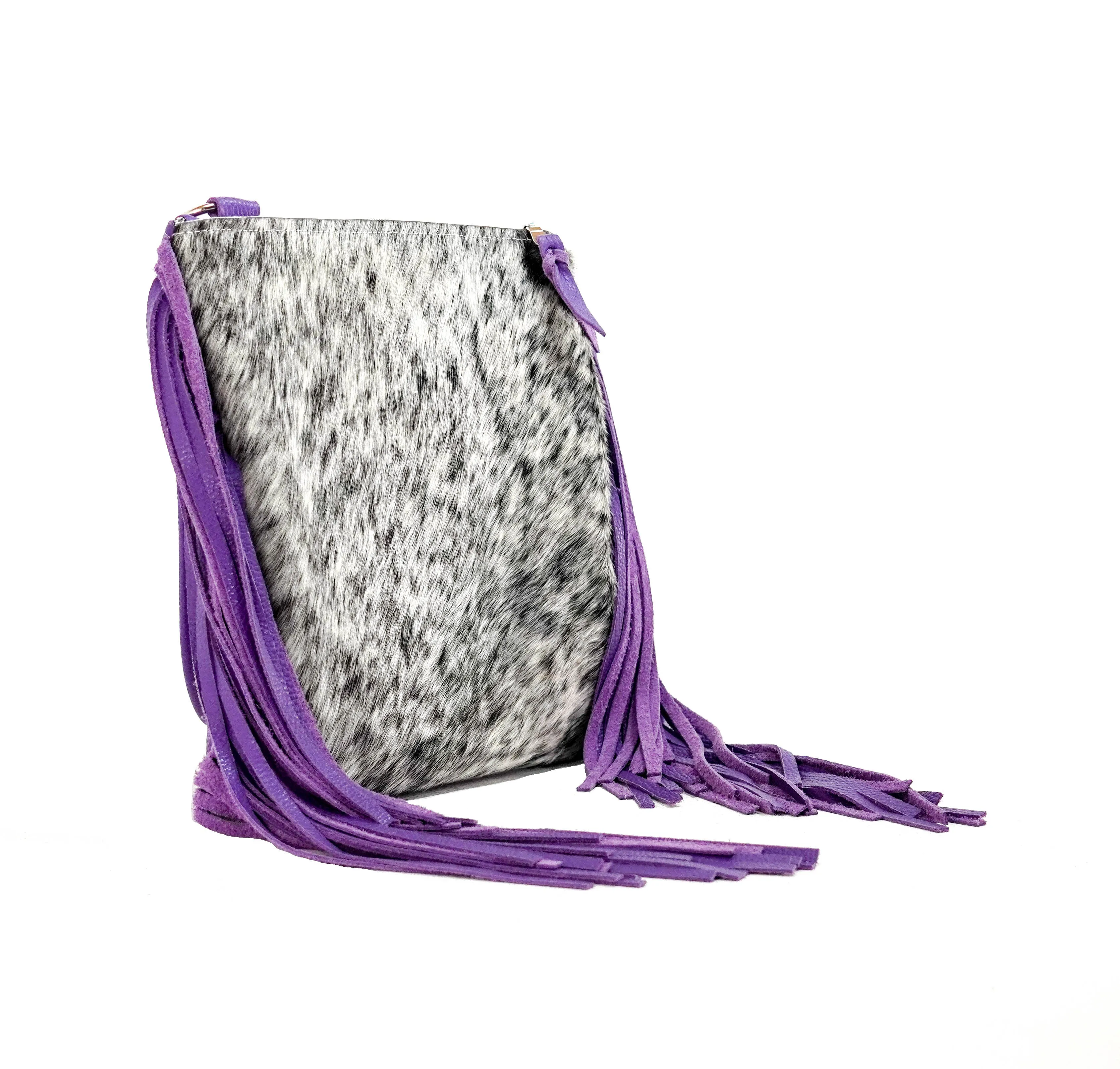 Shania - Black & White w/ No Embossed