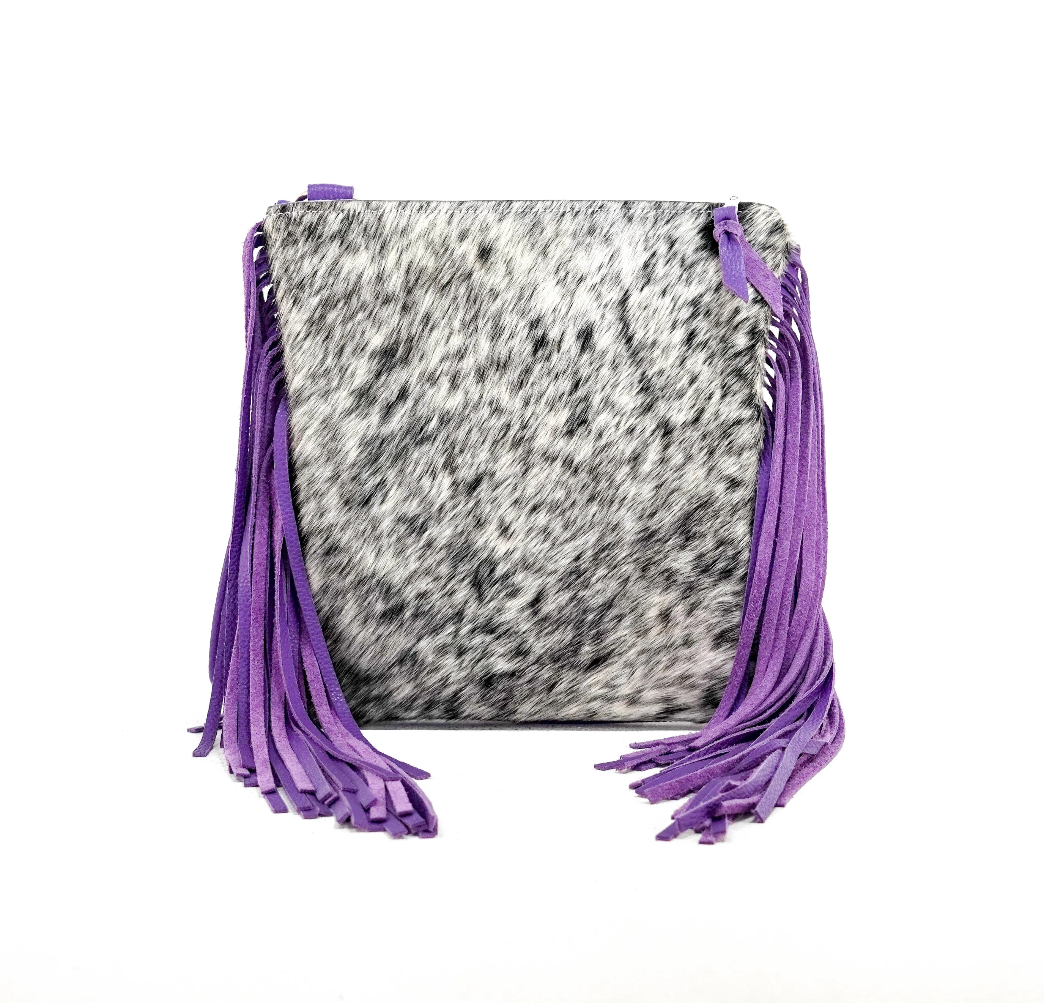 Shania - Black & White w/ No Embossed