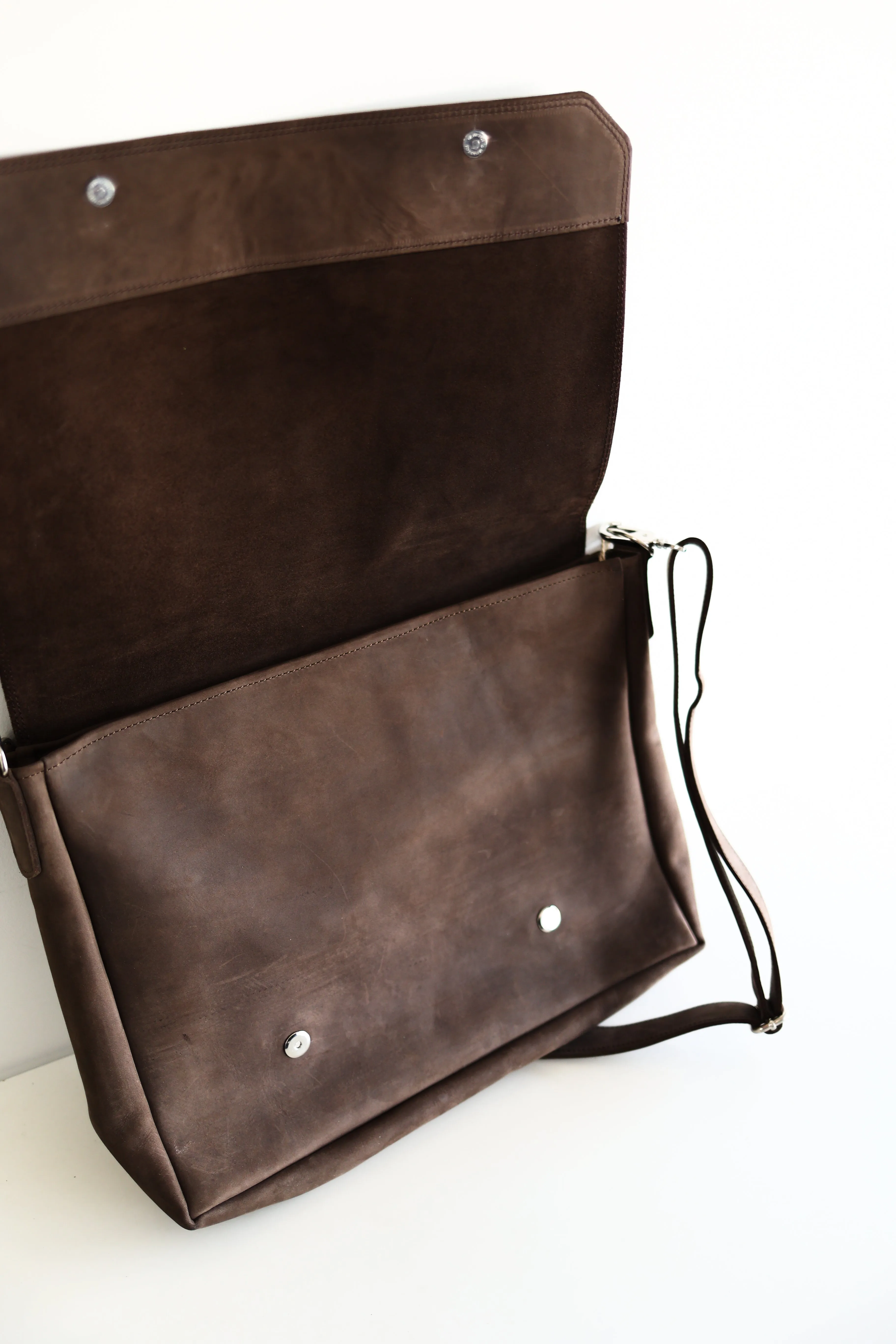 The "Wayne" Messenger Bag