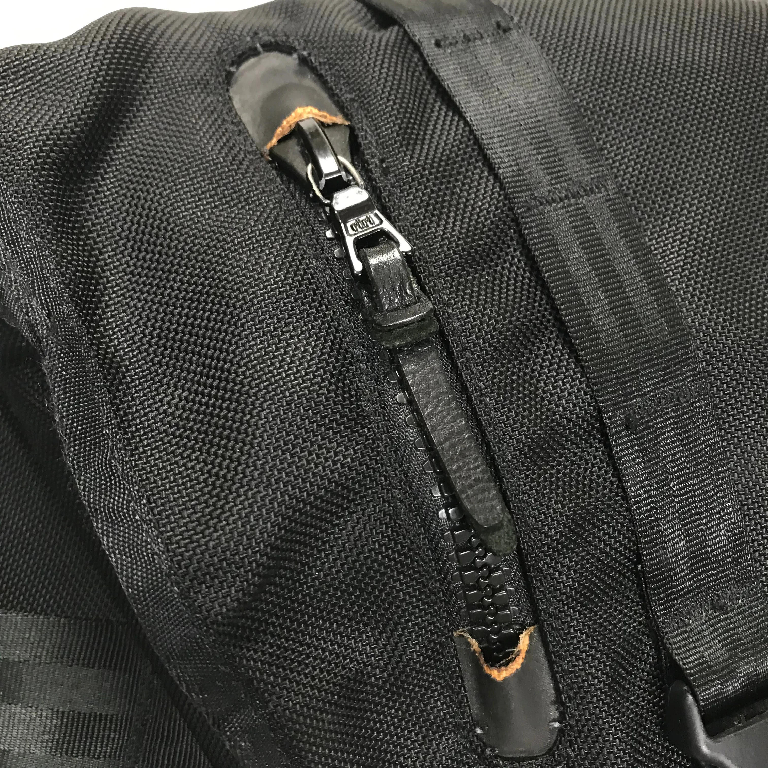 Visvim 08AW 18L E-Cat Shaker Ballistic Messenger Bag