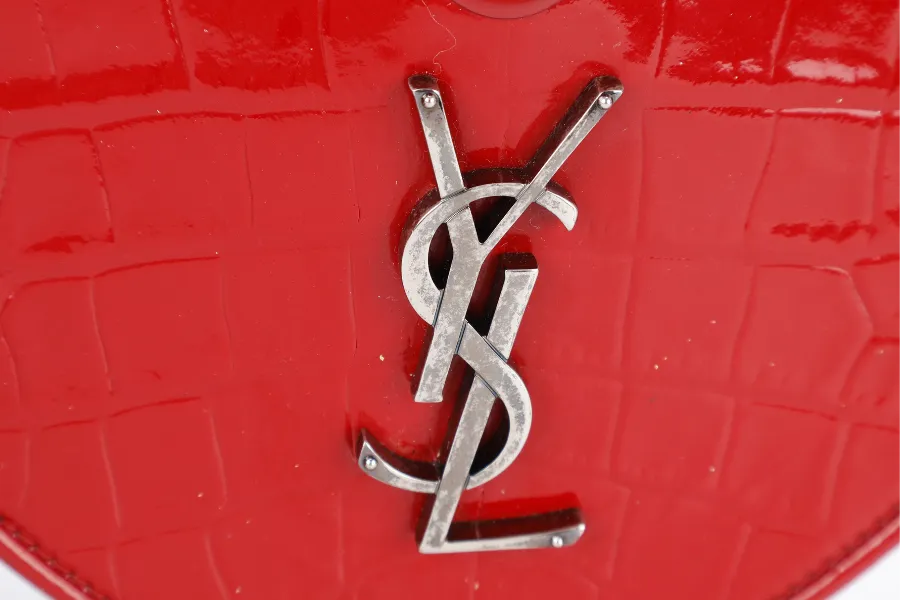YVES SAINT LAURENT (YSL) PLB BOITE LOVE POCHETTE SMALL RED CROC EMBOSSED LEATHER SILVER HARDWARE WITH CARD AND DUST COVER